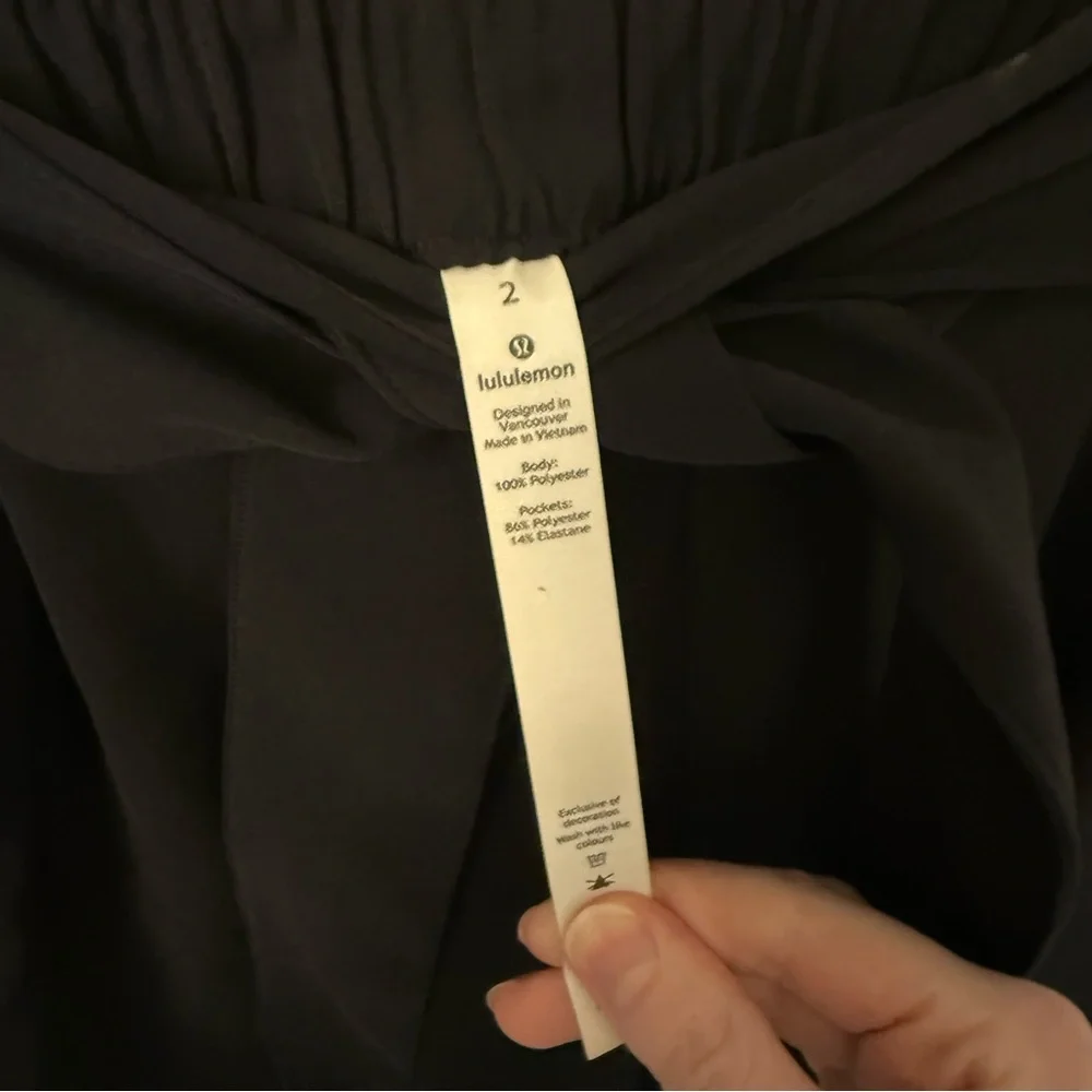 Lululemon Noir Crop Black Size 2